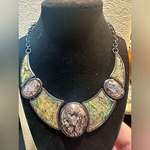 Avante Guard Metalllic Adjustable Choker Bundle w/3 Bangle Bracelets & Earrings